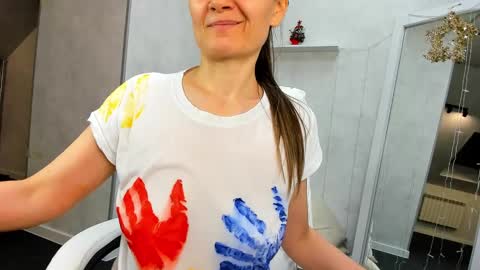 Snapshot of lillian_white1 chatting on 9, 1, 2025 lillian_white1 online show from 9, 1, 2025