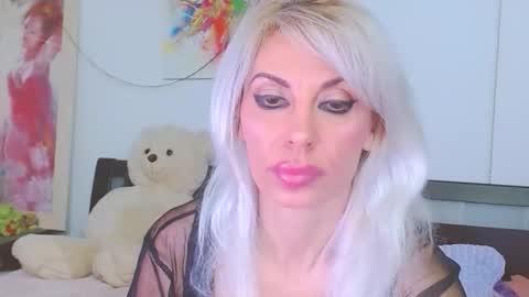 Lara online show from 4, 4, 2026