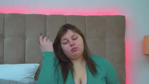 LillianHaig online show from 9, 2, 2025