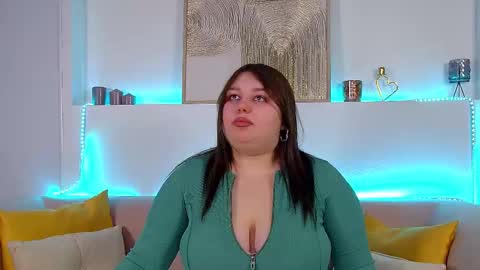 LillianHaig online show from 3, 3, 2025