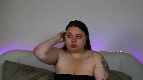 LillianHaig online show from 6, 10, 2025