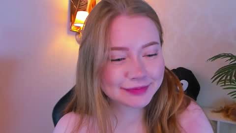 Snapshot of lillie_berry chatting on 23, 10, 2025 lillie_berry online show from 23, 10, 2025