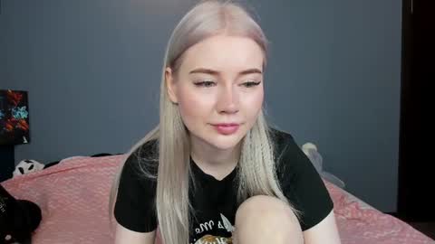 Snapshot of lillie_berry chatting on 11, 6, 2026 lillie_berry online show from 11, 6, 2026