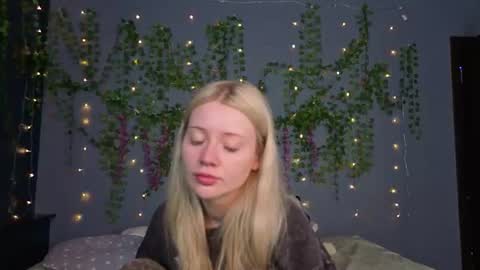 Snapshot of lillie_berry chatting on 21, 7, 2026 lillie_berry online show from 21, 7, 2026