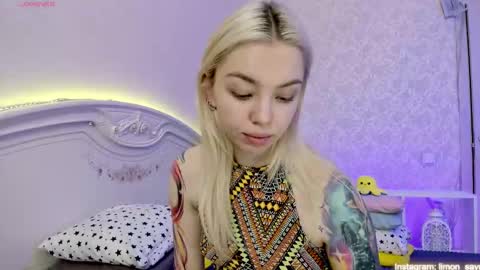 Snapshot of lillimooore chatting on 12, 2, 2025 LilliMoore online show from 12, 2, 2025