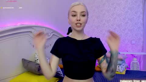 Snapshot of lillimooore chatting on 16, 2, 2025 LilliMoore online show from 16, 2, 2025