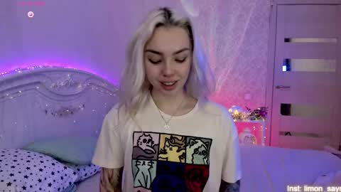 Snapshot of lillimooore chatting on 13, 9, 2025 LilliMoore online show from 13, 9, 2025