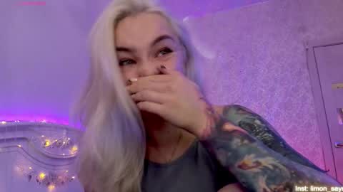 Snapshot of lillimooore chatting on 25, 9, 2025 LilliMoore online show from 25, 9, 2025