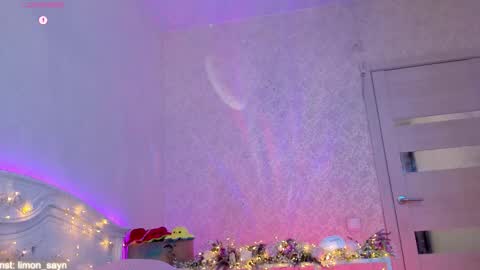 Snapshot of lillimooore chatting on 1, 10, 2025 LilliMoore online show from 1, 10, 2025