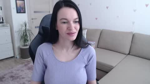 lilliyves online show from 27, 4, 2026