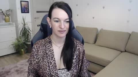 lilliyves online show from 23, 5, 2026