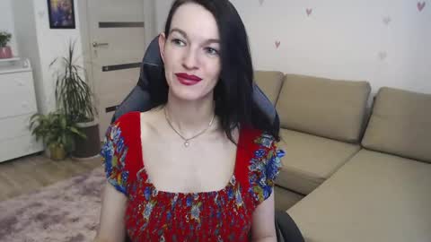 lilliyves online show from 7, 6, 2026