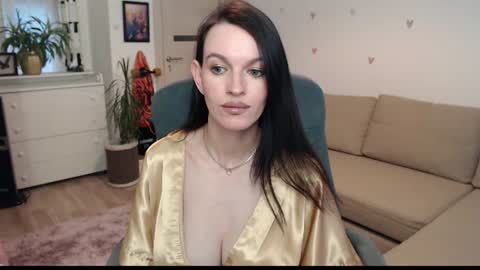 lilliyves online show from 6, 7, 2026