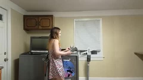 lilly_adams88 online show from 10, 4, 2026