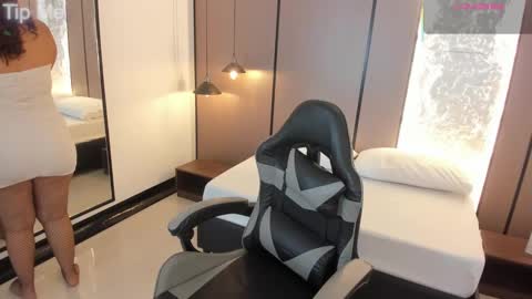 L I L L Y online show from 15, 9, 2025