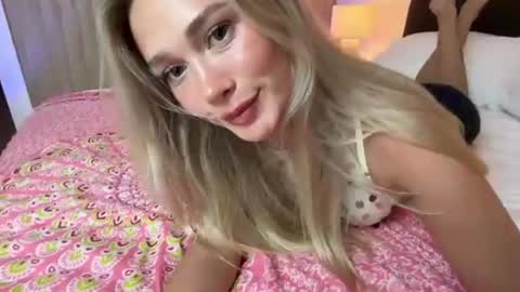 Snapshot of lillyyfaithh chatting on 9, 6, 2026 lilly online show from 9, 6, 2026