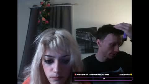 Snapshot of lilvioletxxx chatting on 16, 11, 2025 Little Violet online show from 16, 11, 2025