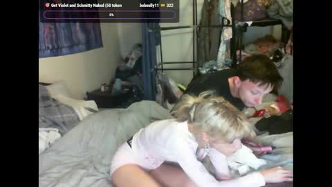 Snapshot of lilvioletxxx chatting on 20, 11, 2025 Little Violet online show from 20, 11, 2025