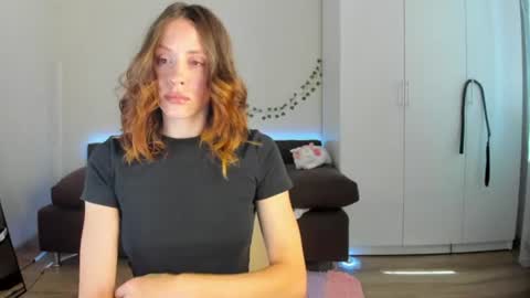 Snapshot of lily__love chatting on 25, 6, 2026 LILY online show from 25, 6, 2026