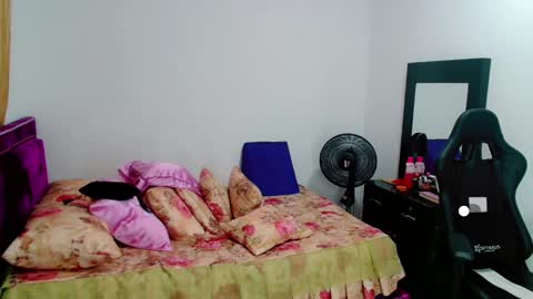 Snapshot of lily_benet1 chatting on 26, 2, 2025 LILYB online show from 26, 2, 2025
