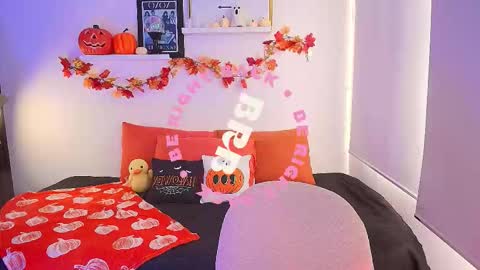 Snapshot of lily_evans_ chatting on 29, 10, 2025 just lily online show from 29, 10, 2025