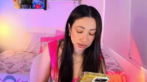 Snapshot of lily_evans_ chatting on 22, 12, 2025 just lily online show from 22, 12, 2025