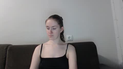 lily_love_x online show from 13, 11, 2025