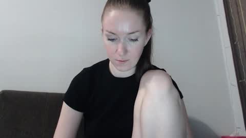 lily_love_x online show from 27, 3, 2026