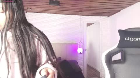 lily_waist online show from 7, 11, 2025