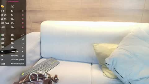 lily_waist online show from 14, 4, 2026