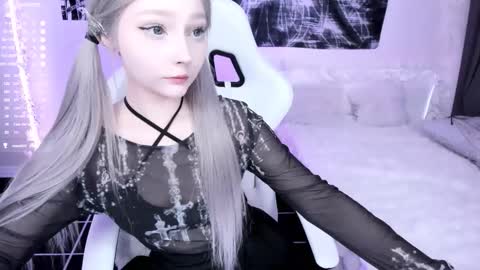 Snapshot of lily_weep chatting on 25, 2, 2026 Lily online show from 25, 2, 2026