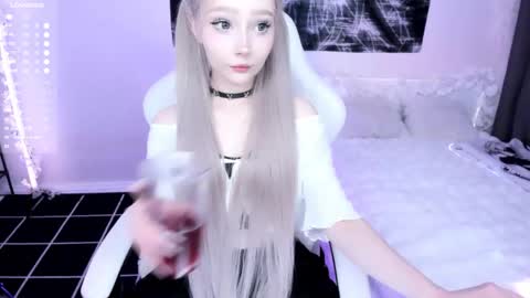 Lily online show from 3, 6, 2026