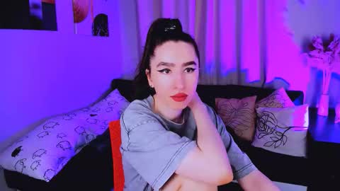 Snapshot of lily_xbaby chatting on 28, 9, 2025 LILY online show from 28, 9, 2025