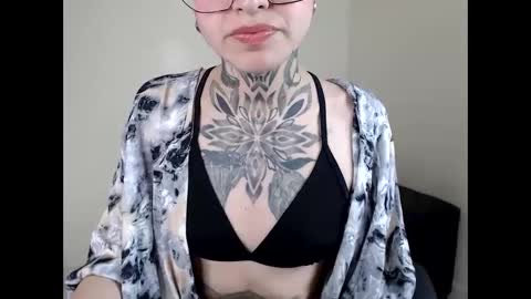 Snapshot of lilyadamsc chatting on 19, 1, 2025 Lily online show from 19, 1, 2025