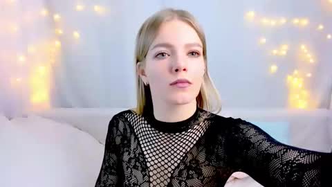 lilydavisss online show from 11, 2, 2026