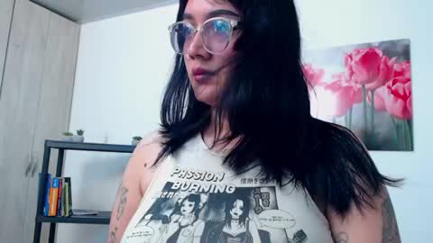 lilyfox23 online show from 14, 4, 2026