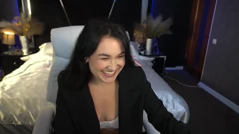 Snapshot of lilyfoxyy chatting on 8, 11, 2025 Lily online show from 8, 11, 2025