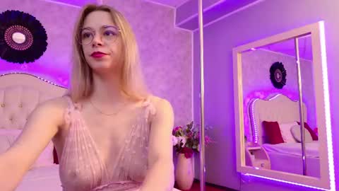Snapshot of lilyrose_ chatting on 24, 6, 2026 online show from 24, 6, 2026