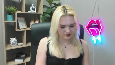 Lily online show from 15, 4, 2026