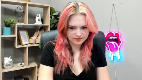 Snapshot of lilysweetxo chatting on 22, 6, 2026 Lily online show from 22, 6, 2026