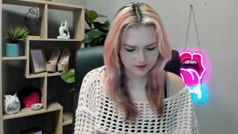 Snapshot of lilysweetxo chatting on 7, 7, 2026 Lily online show from 7, 7, 2026
