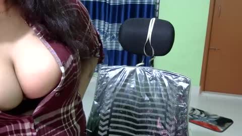 limaakter246618 online show from 22, 1, 2025