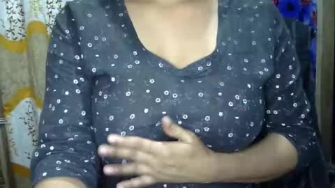 limaakter246618 online show from 9, 11, 2025