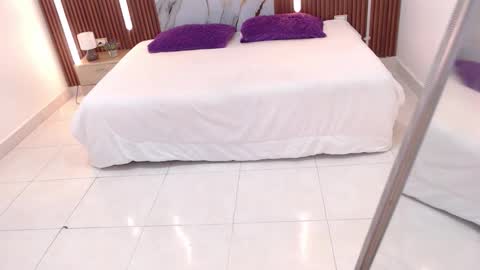 Lina online show from 9, 9, 2025