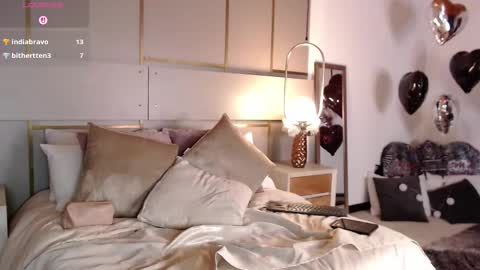 Snapshot of lina_montclair chatting on 10, 10, 2025 Lina online show from 10, 10, 2025