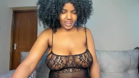 Snapshot of lina_sexy58 chatting on 24, 10, 2025 lina sexy58 online show from 24, 10, 2025
