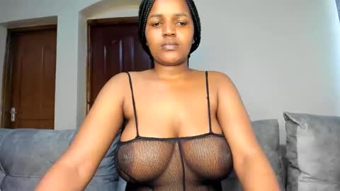 Snapshot of lina_sexy58 chatting on 4, 12, 2025 lina sexy58 online show from 4, 12, 2025