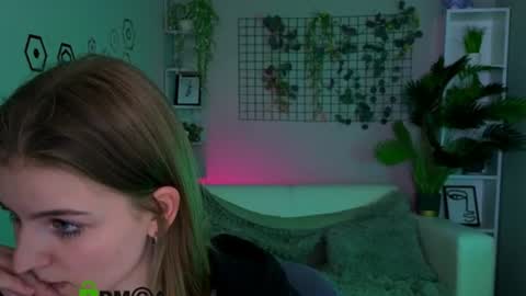 linaa_dolly online show from 9, 6, 2026