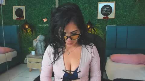 Lina  online show from 8, 11, 2025