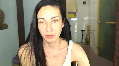 LinaLivee online show from 4, 12, 2025